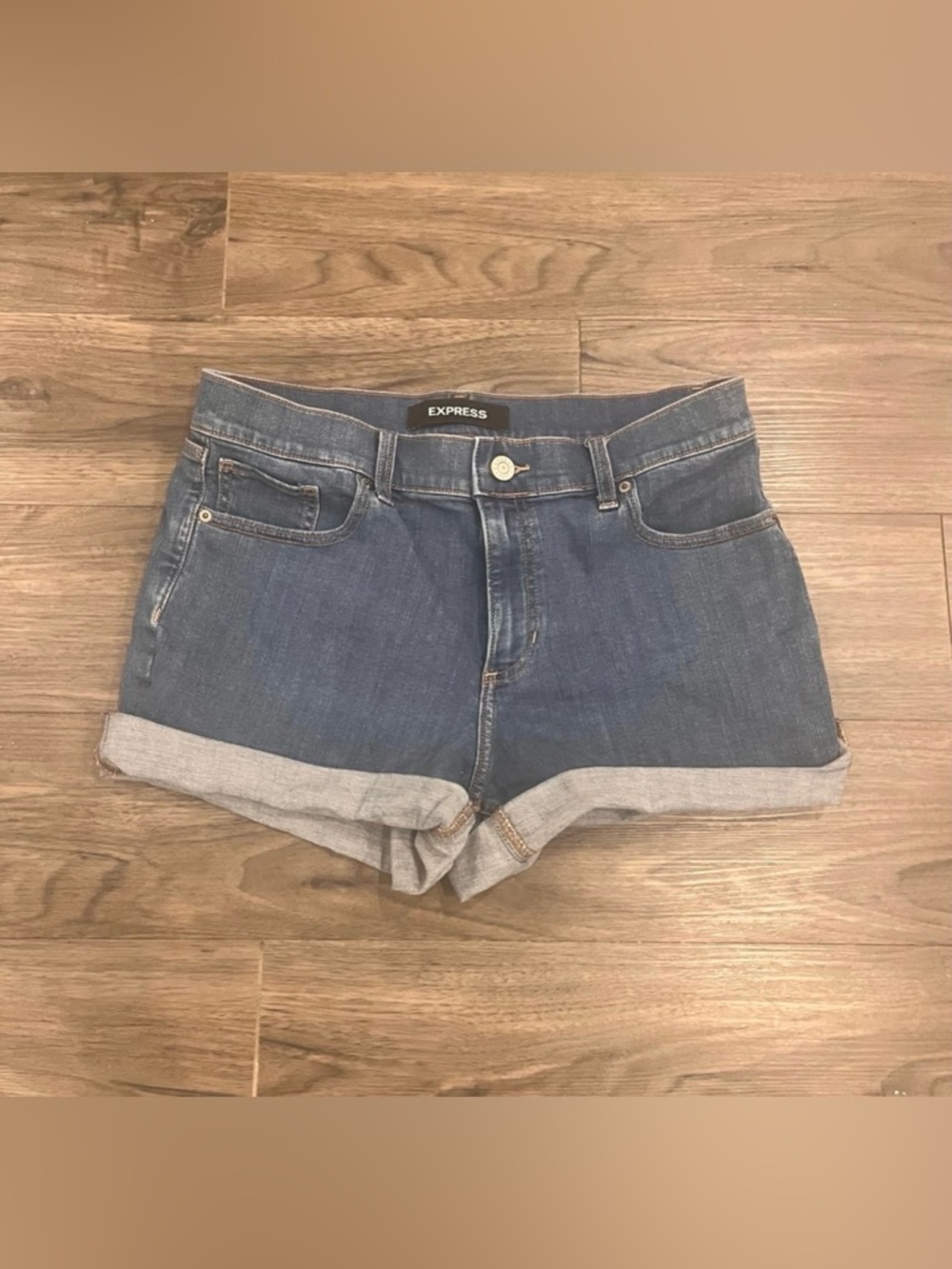 EXPRESS Women's Cuffed Denim Shorts